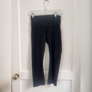 Lululemon Wunder Under Crop (Hi-Rise) *Full-On Luxtreme 21" Size 4 Black